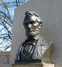 Lincoln Bust in Gettysburg Cemetery
